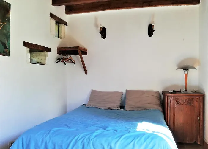 Au Bout Du Chemin * Bouteilles-Saint-Sébastien